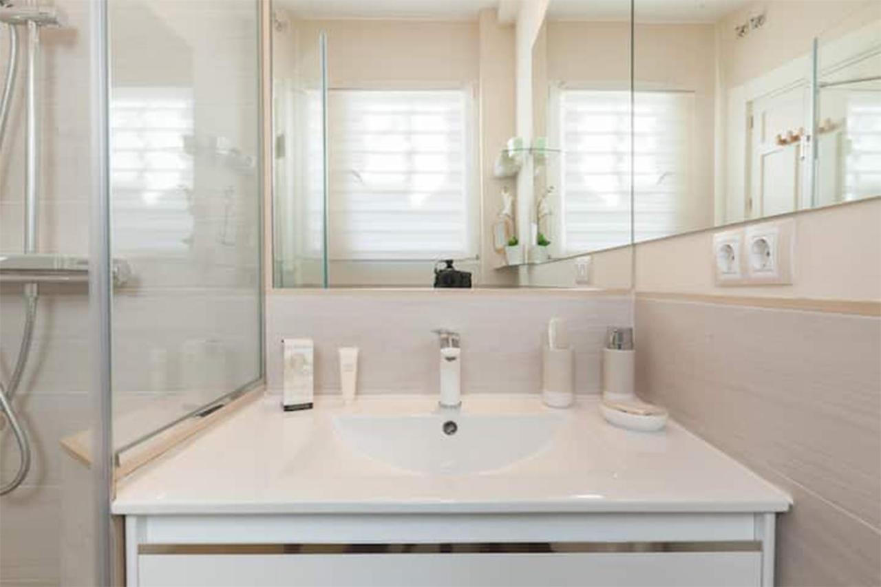 ApartaSuite Deluxe Centro Histórico Ático tranquilo con terrazas a pie de calle Granada Exterior foto